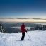 Vancouver, der Austragungsort der Olympischen Winterspiele von 2010, gilt als Kanadas schönste und lebenswerteste Millionen-Metropole. Die schneegekrönten Coast Mountains ragen direkt über der Innenstadt auf, die in den letzten Jahren zu einem Wald aus spiegelnden Glastürmen herangewachsen ist. Skiinfo zeigt euch, wo ihr in der Näher die besten Vancouver Skigebiete findet.     Vancouver Skigebiete
