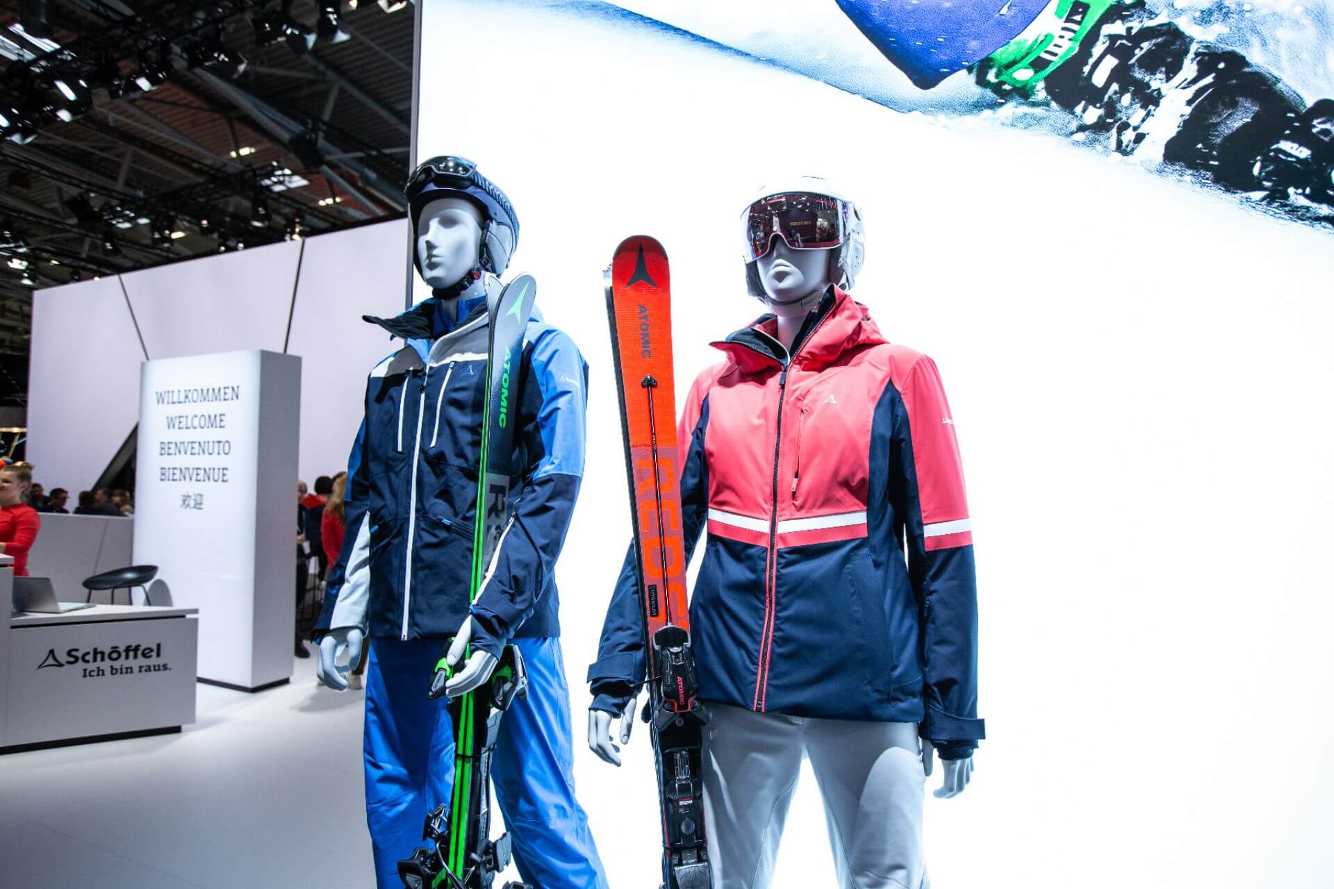 Am Stand von Schöffel auf der ISPO 2020